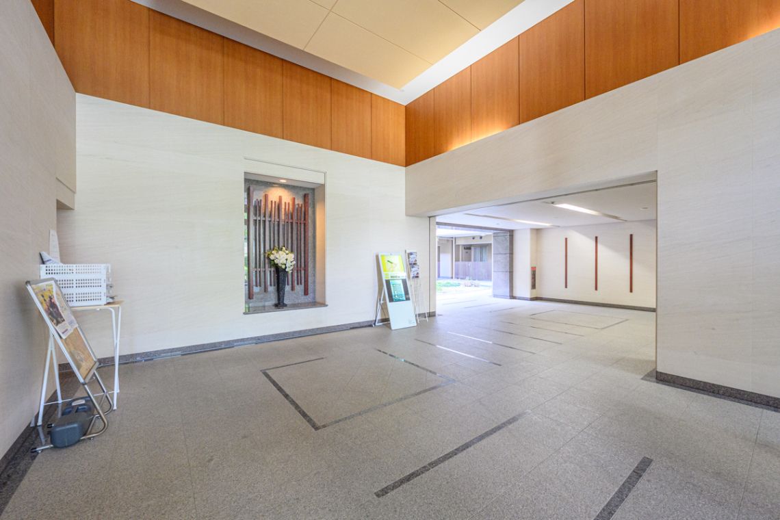 コスモ北新横濱ステーションフロントロビー