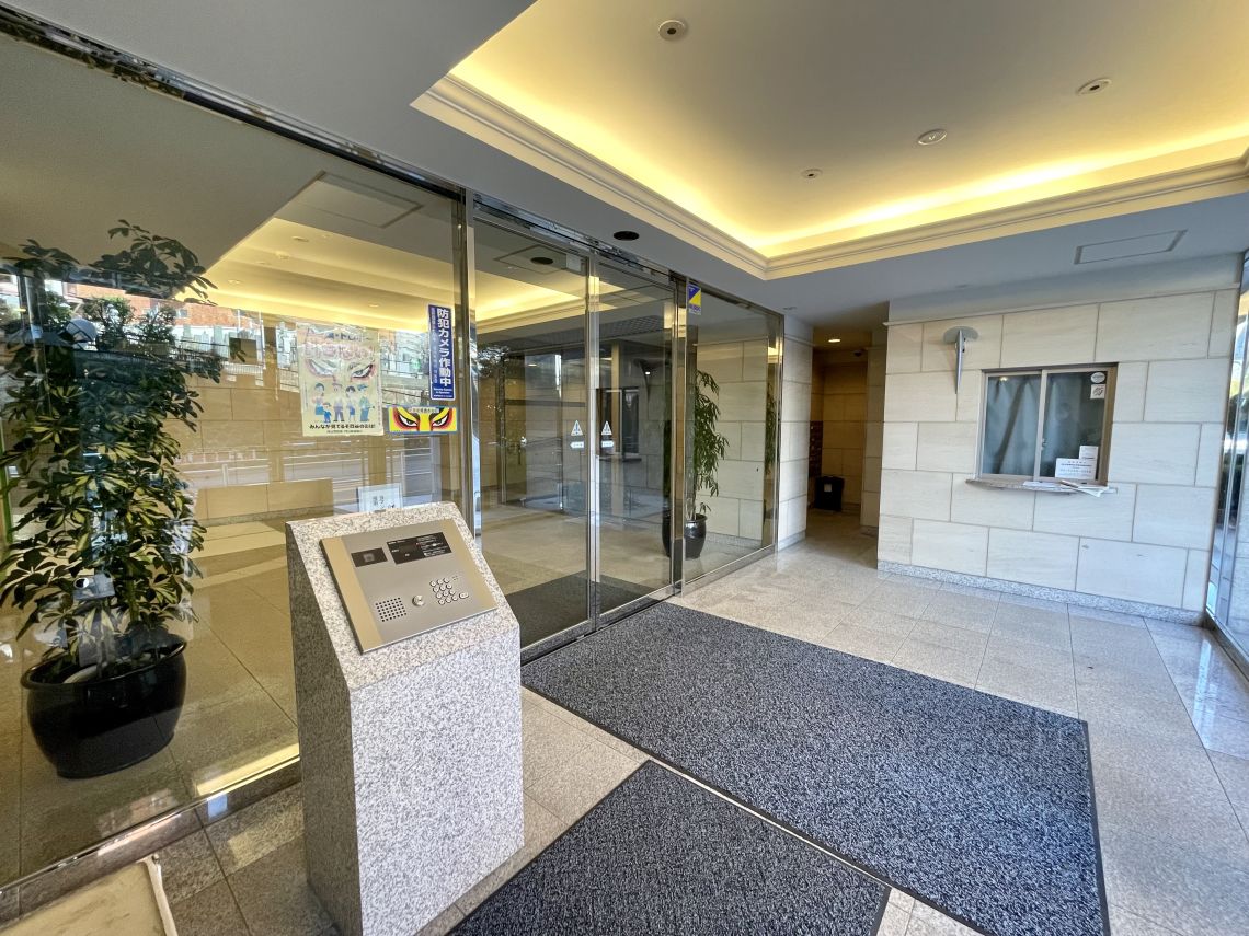 ビラカーサ四谷四丁目エントランス