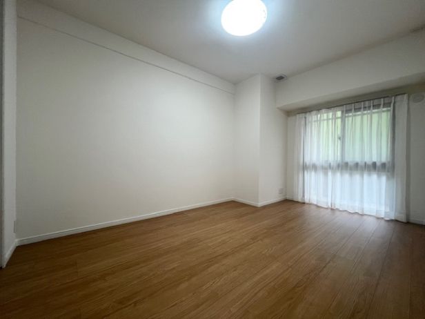 サーパス城山二番館居室