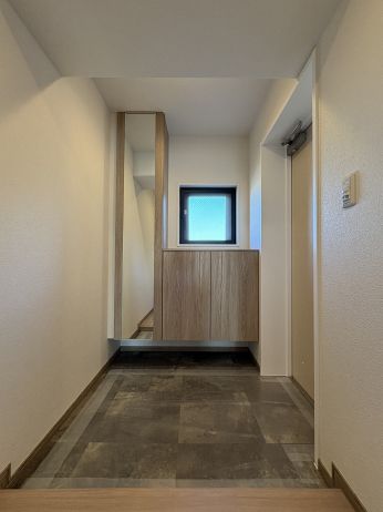 両備グレースマンション妹尾駅前伍番館玄関