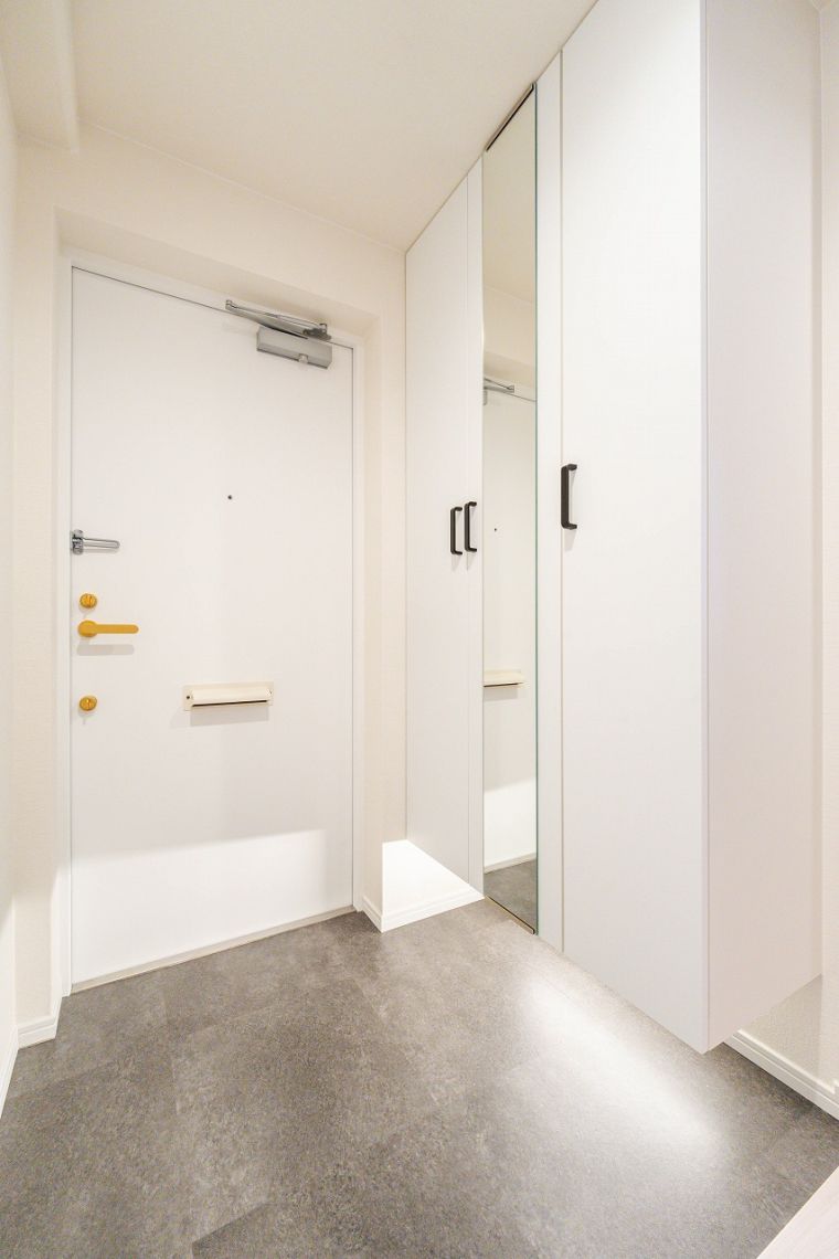 ハイネス今福東公園一番館玄関