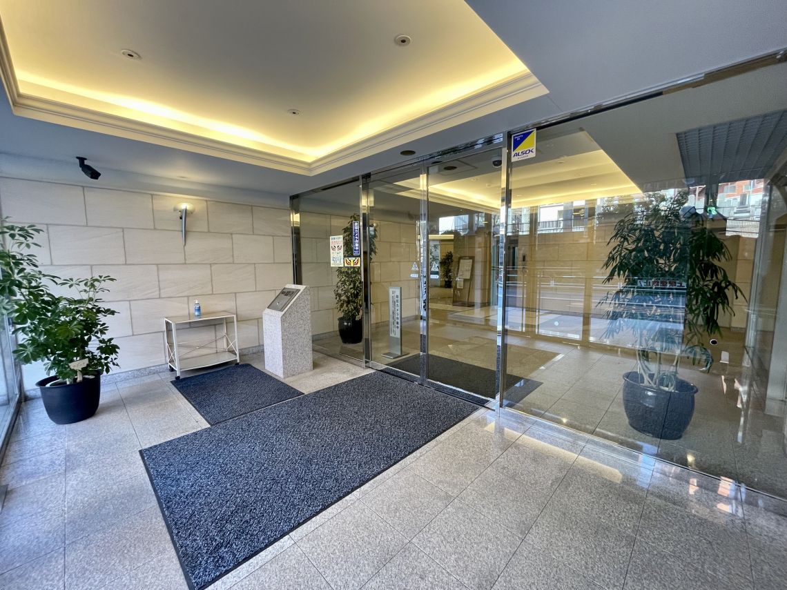 ビラカーサ四谷四丁目エントランス