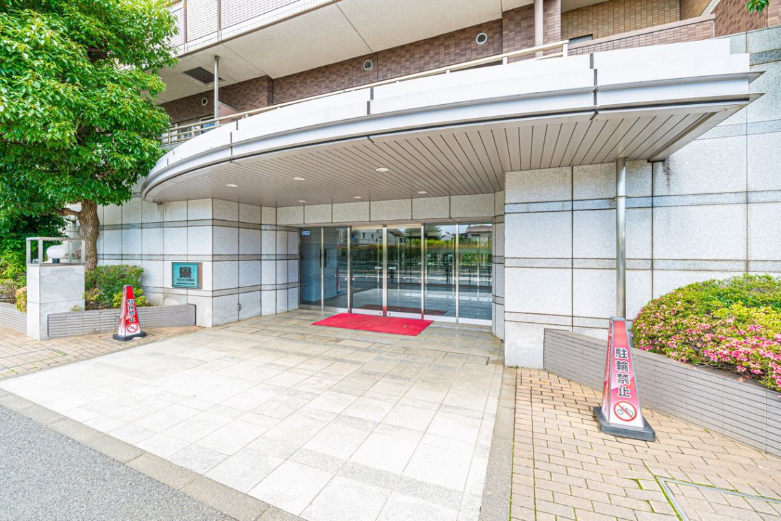 ライオンズステージ西国分寺エントランス