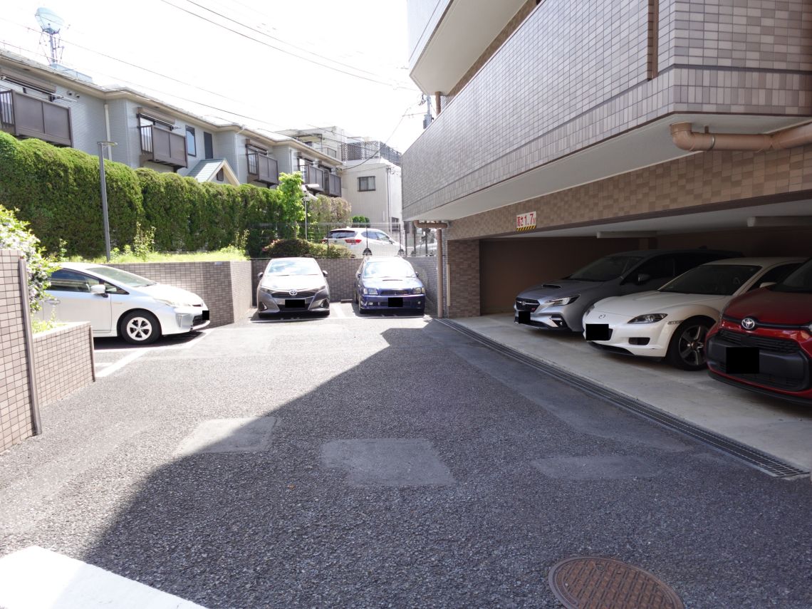 ライオンズマンシヨンつつじケ丘第２駐車場