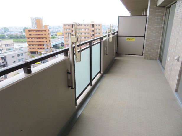 サーパス南大通バルコニー