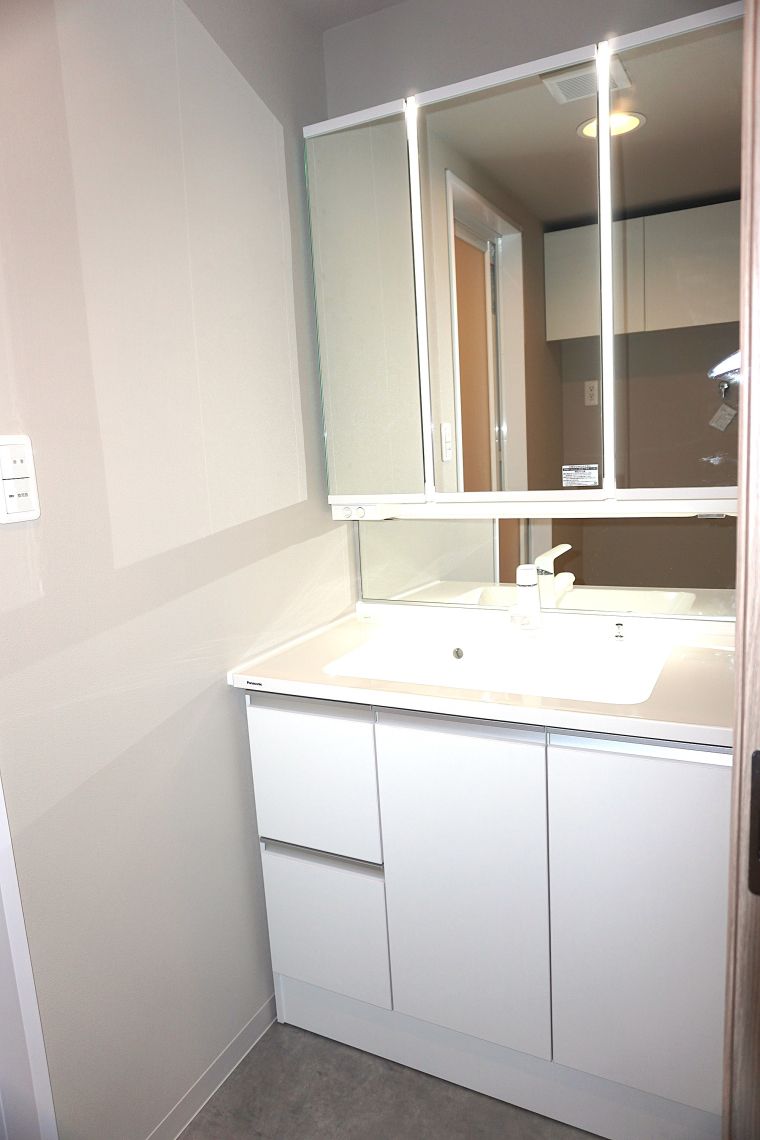 ファミール伊島洗面台・洗面所