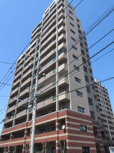 サーパスシティ新屋敷一番館現地外観写真