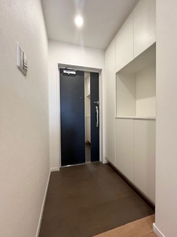 サーパス城山二番館玄関