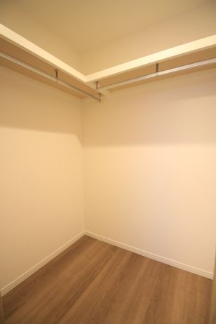 サーパス南大通収納