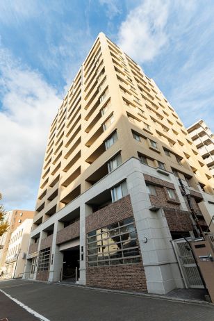 ローレルコート三条堀川現地外観写真