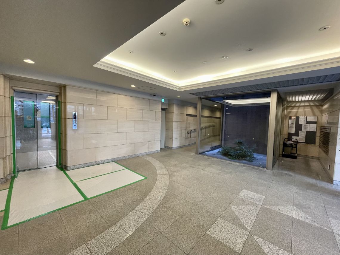 ビラカーサ四谷四丁目エントランス