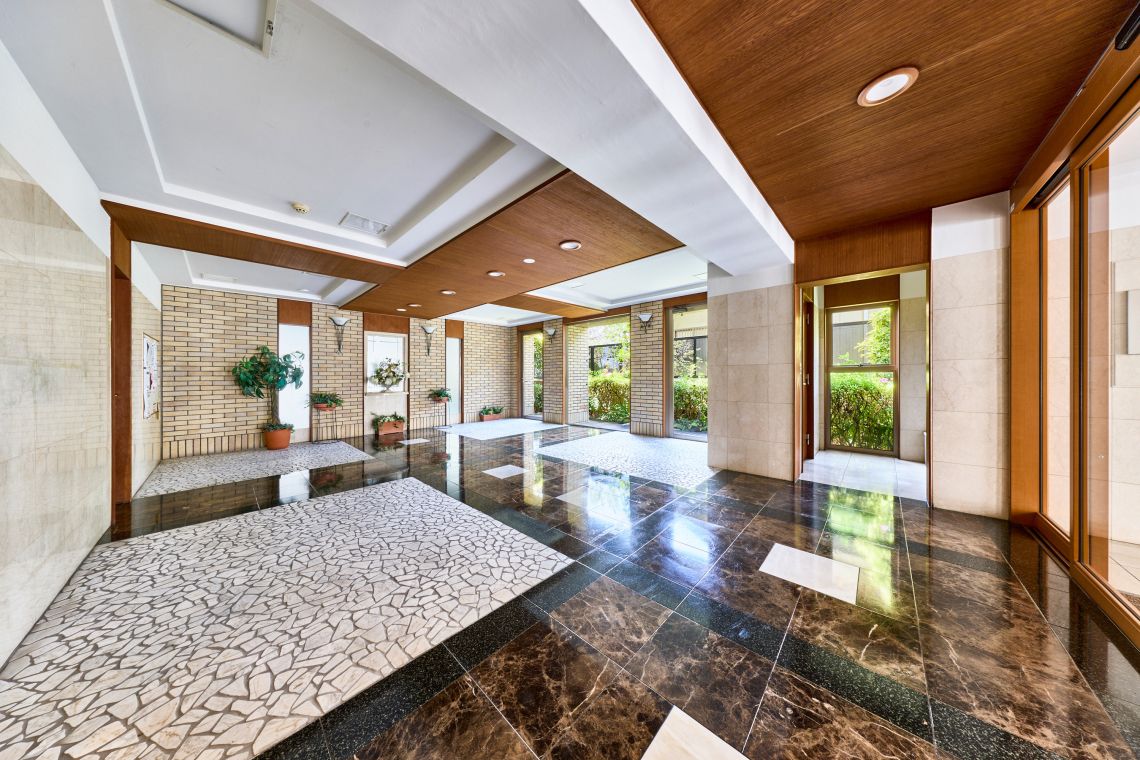 ロイヤルアーク藤崎エントランス